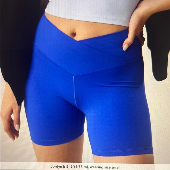 Aerie Leopard Print Crossover Biker Shorts - Picture 6 of 6